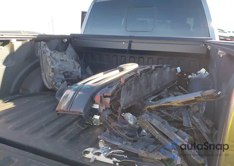 2023 Ford F-150 Lariat z USA, uszkodzony, nr VIN 1FTFW1ED8PFB63237